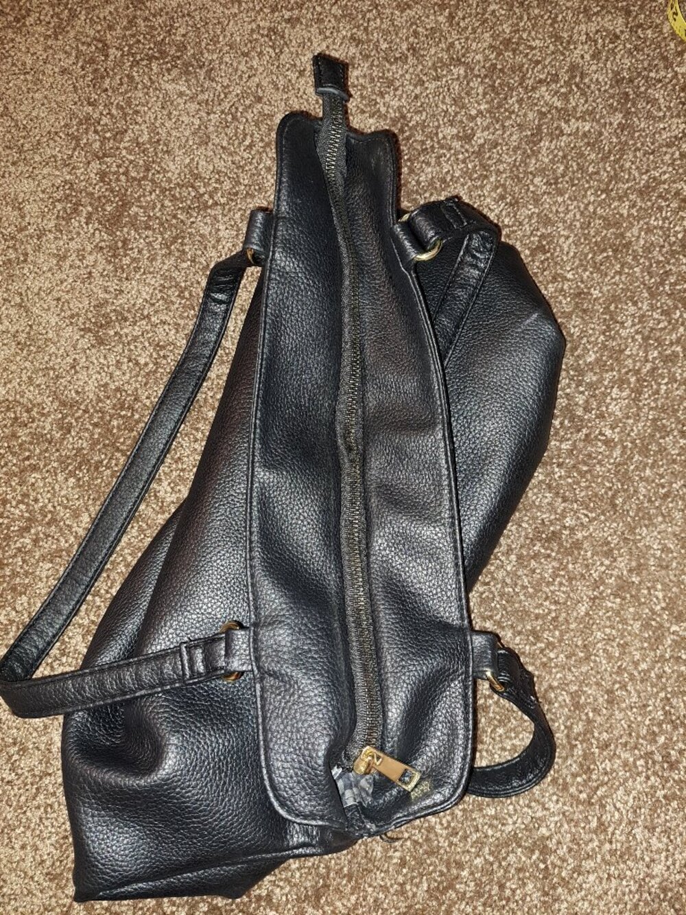 London Fog Collection Floriana satchel made from black pebbled vegan leather - Picture 8 of 10